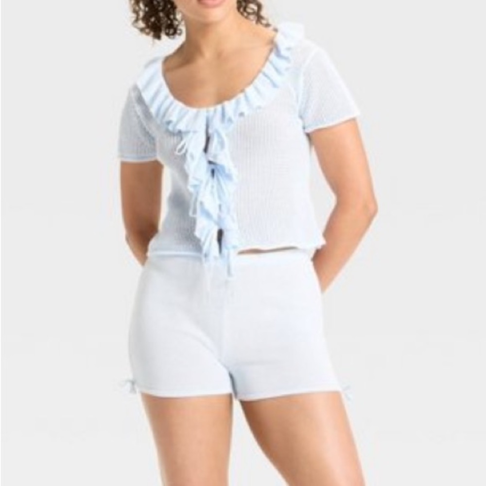 Women’s Set Ruffle Tie Cardigan and Pull on Shorts Set.      Light Blue.  M